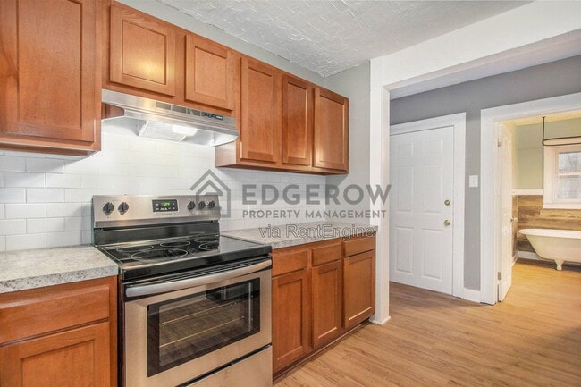 Photo - 666 Myrtle St NW