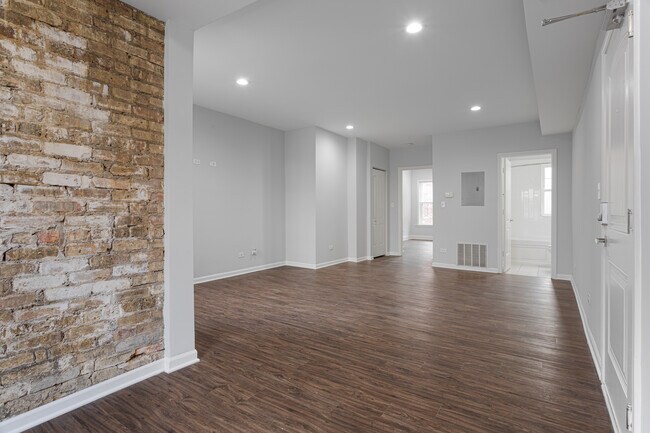 Photo - 7726 N Ashland Ave Unit E1