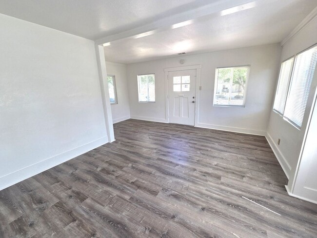 345 W Kanai Ave
