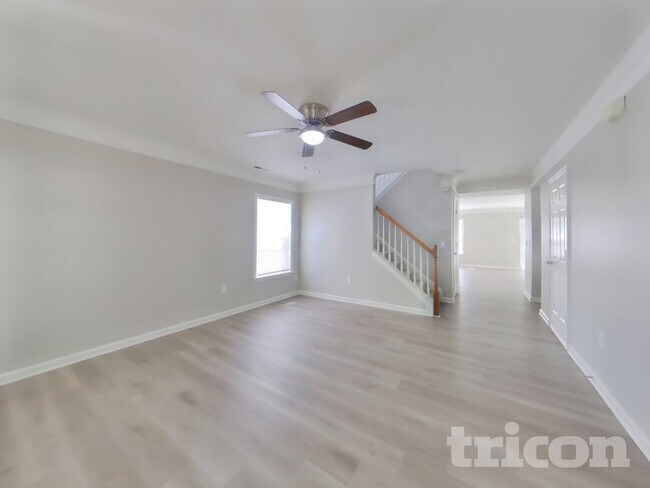 Photo - 10247 Hugue Way