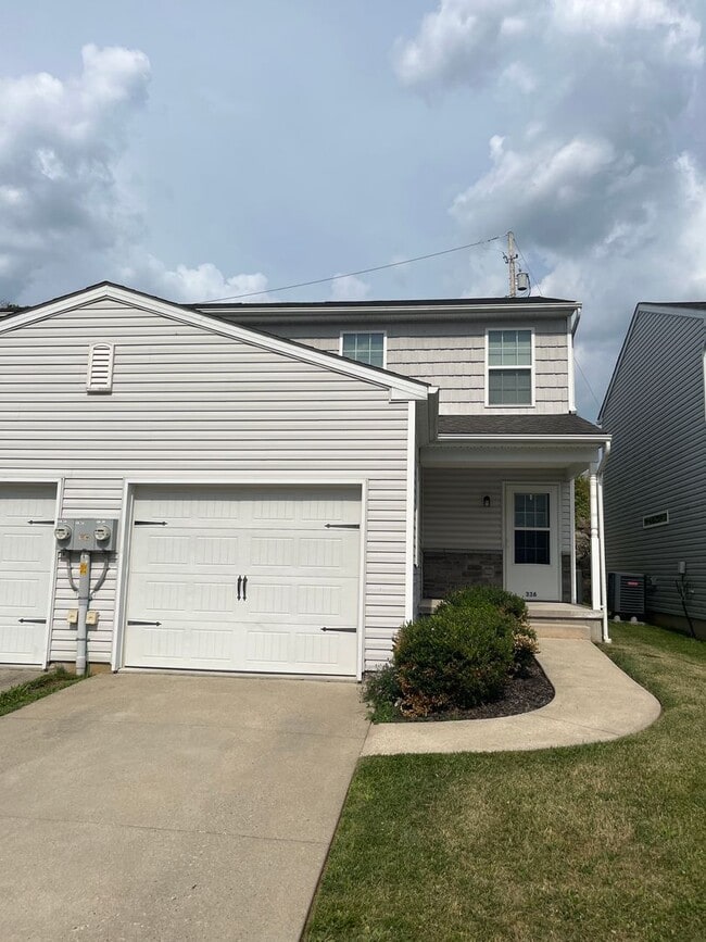 Stunning twin home located in West Bethlehem - Stunning twin home located in West Bethlehem