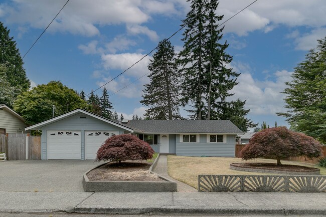 Amazing Updated Rambler in Kirkland with B... - Amazing Updated Rambler in Kirkland with B... House