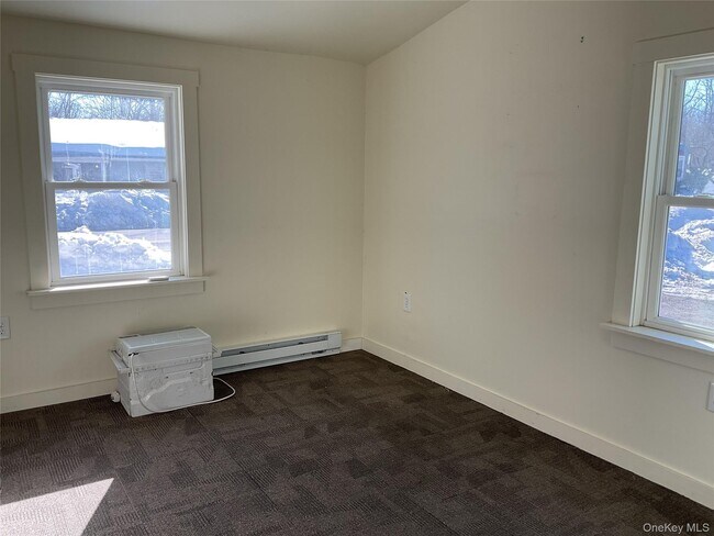 Photo - 1114-1114 NY-94