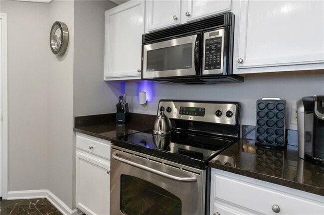 Photo - 3040 Peachtree Rd