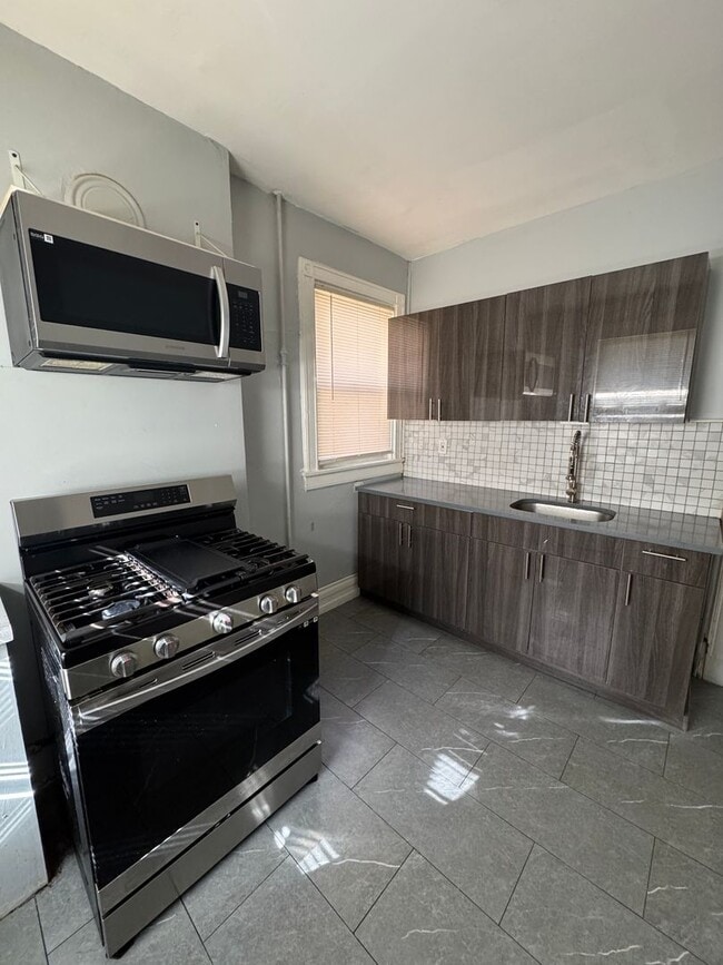 Photo - 301-303 Dover St Unit 2