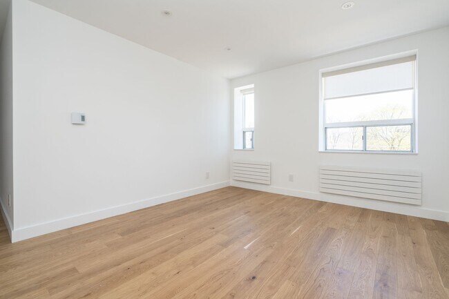 Photo - 110 Oriole Pkwy Unit 401