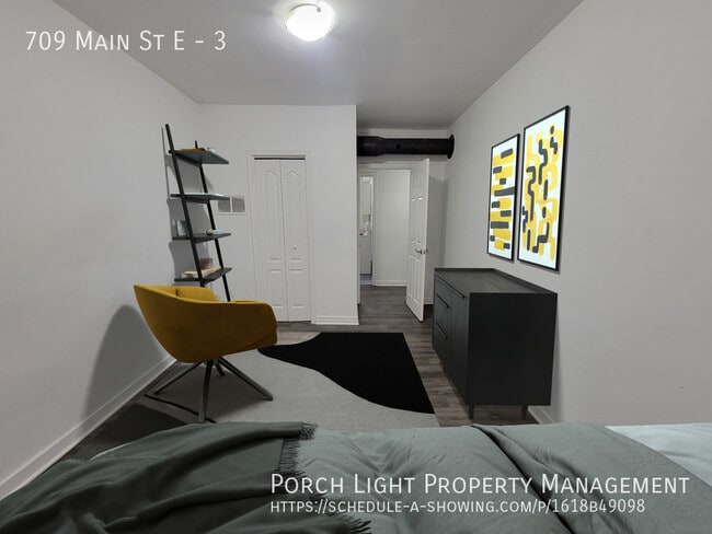 Building Photo - Main Floor, no stairs, private laundry and spacious Unit 3