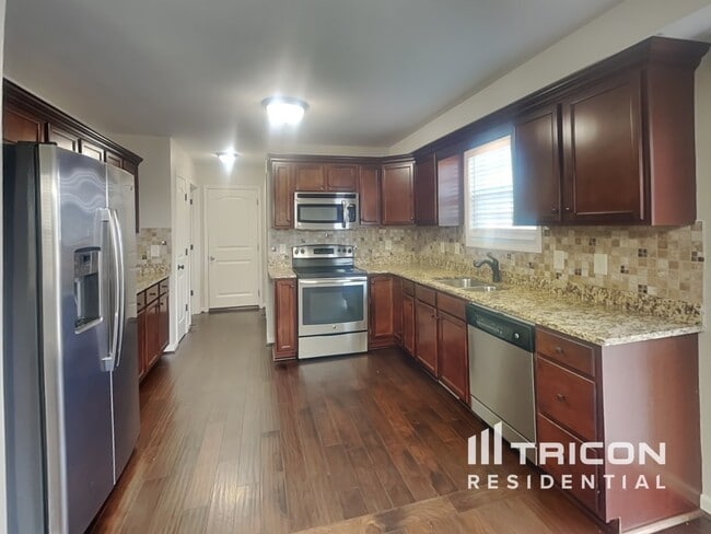 Photo - 1073 Castlerock Dr