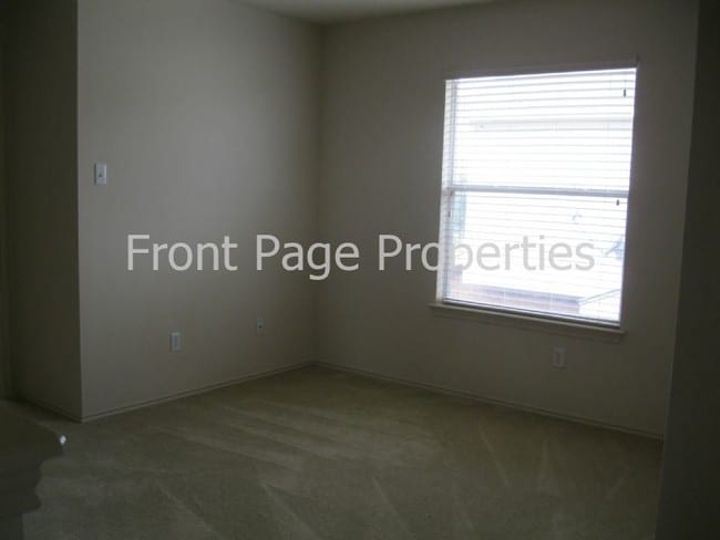 Photo - 1324 Peppermint Trl