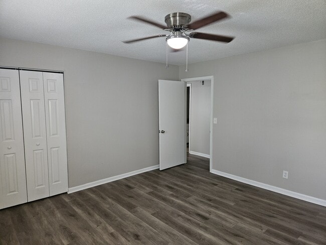 Photo - 1108 Thomas Ln