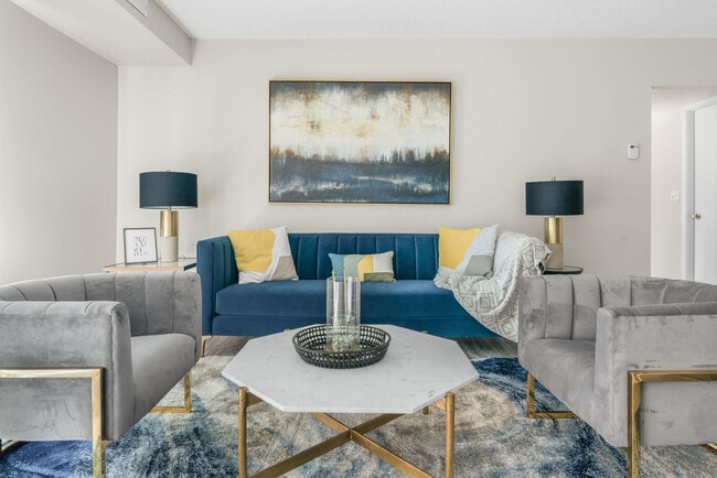 THE VANTAGE APARTMENTS