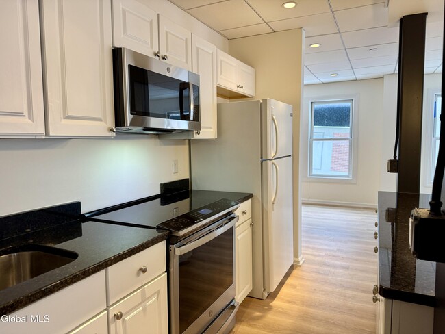 Photo - 433 Broadway Unidad 3