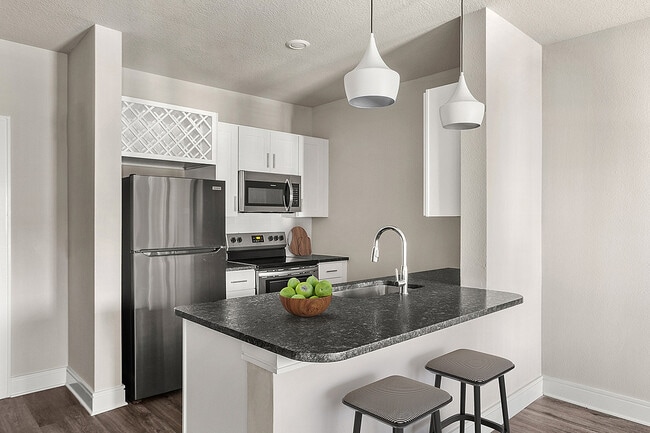 Building Photo - Botanic at Ingleside