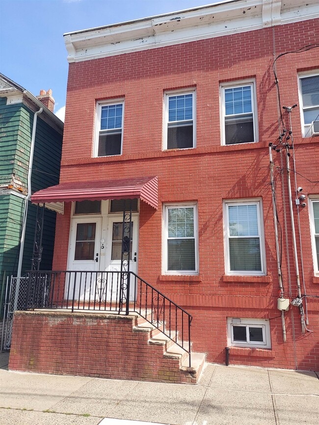 Photo - 168 Orient St