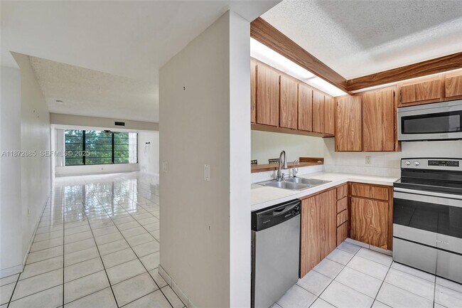 Photo - 1502 Whitehall Dr Unidad 303