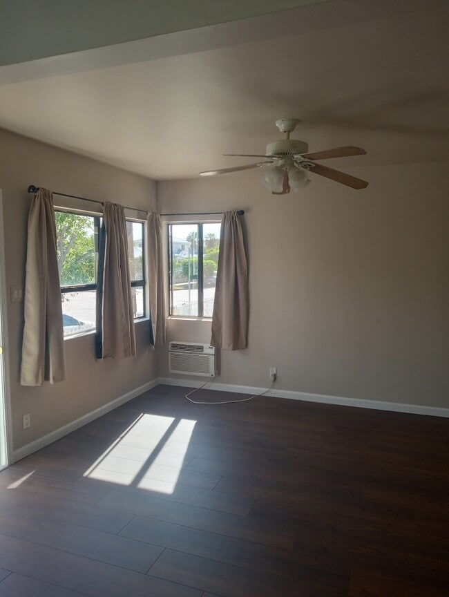 11617 Archwood St Unit 11617