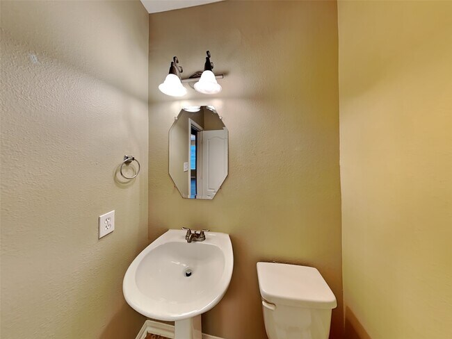 Photo - 5718 Emerald Brook Ln