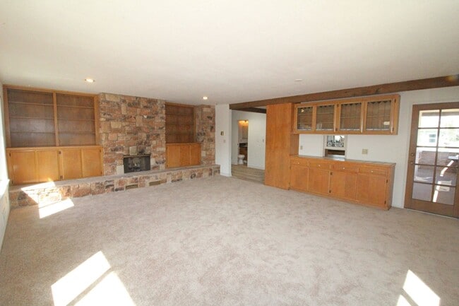 Photo - 3 Bedroom + 3 Bathroom Unit | Oxnard Shores | Unfurnished