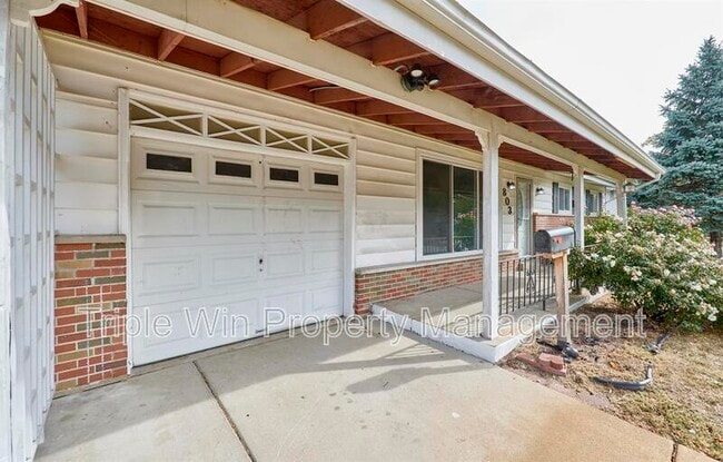 Photo - 803 Holiday Ave