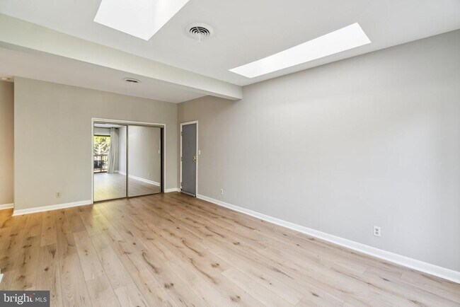 Photo - 2802 Dartmouth Rd Unit 7