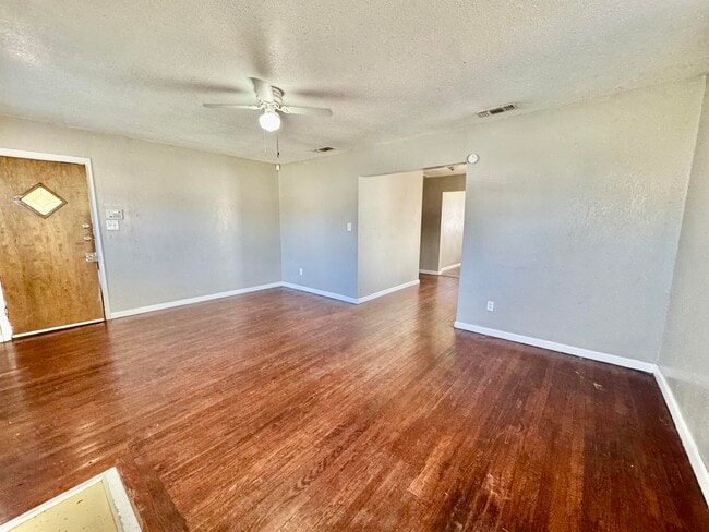 Photo - 2421 22nd St