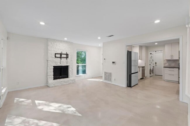 Photo - 1245 Spyglass Dr Unit B