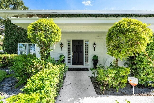 Photo - 900 SW 16th St