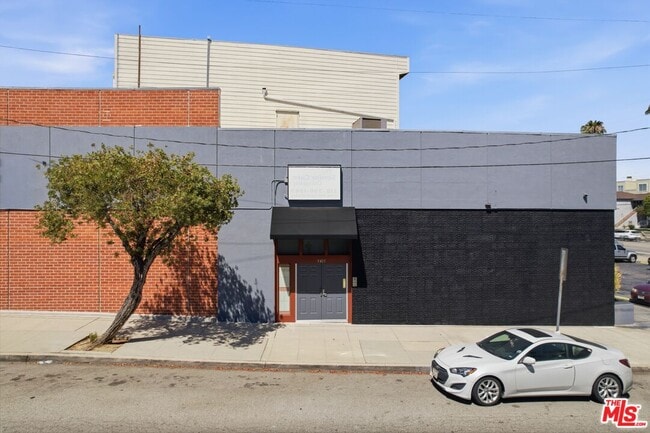 Building Photo - 5401 Alvern Cir Unit D