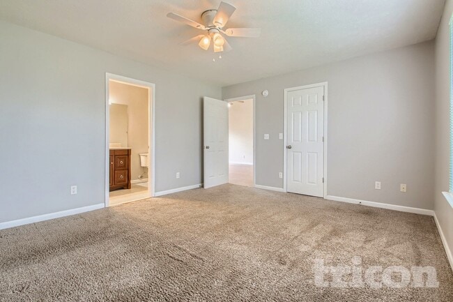 Photo - 128 Royal Garden Dr