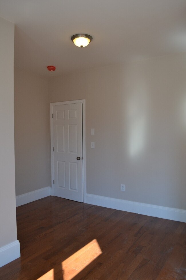 Photo - 241 Maverick St