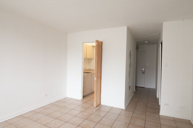 Building Photo - 1975 Maisonneuve Blvd W Unit 1708