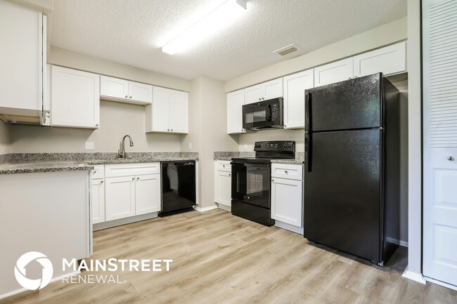 Photo - 20569 Tappan Zee Dr