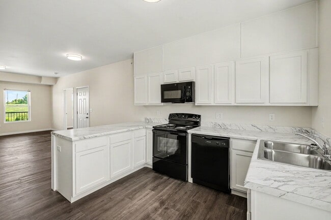 29 Warsaw Ave