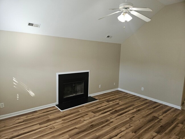 Photo - Darling 3br/2ba RANCH!! Avail Now! Near downtown Ral and I-40!!