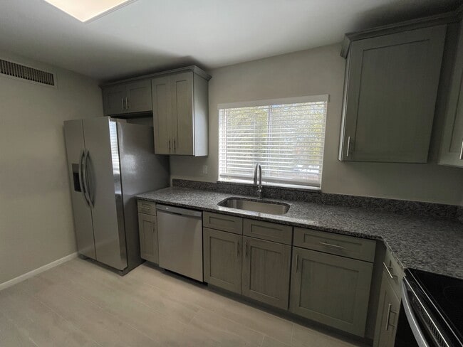 Photo - 602 Orange Dr