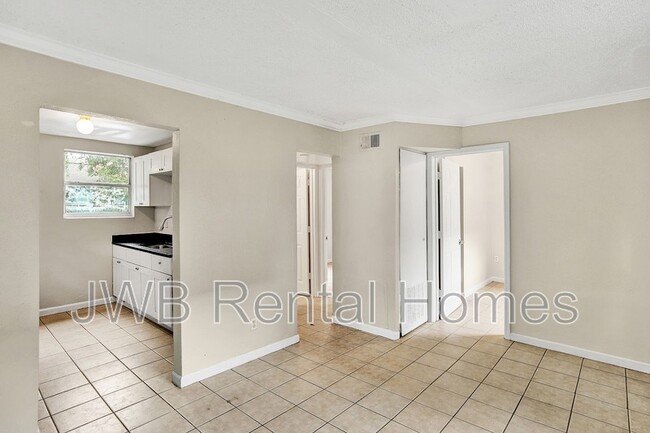 Photo - 1530 W 21st St Unit 2