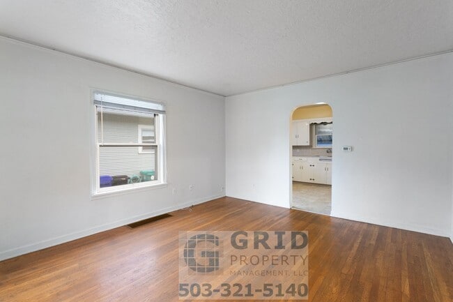 Photo - Charming 2 Bedroom Available in Popular N Kenton Neighborhood!