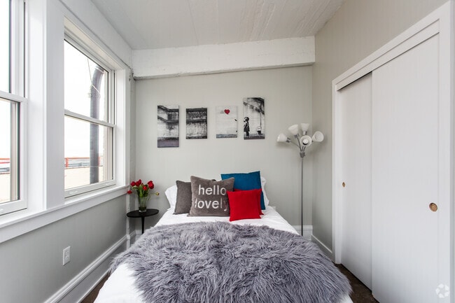 1BR, 1BA - 575 SF