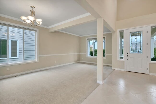 Photo - Gorgeous Kirkland Home w/2 car garage