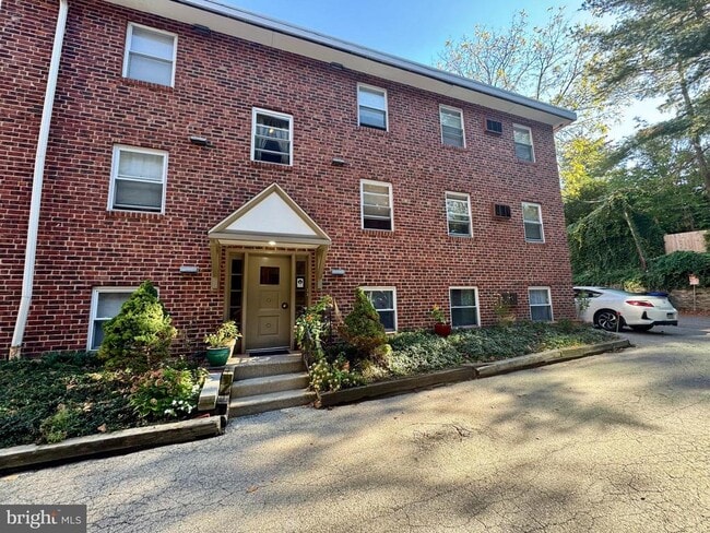 Building Photo - 200 W Evergreen Ave Unit 1B