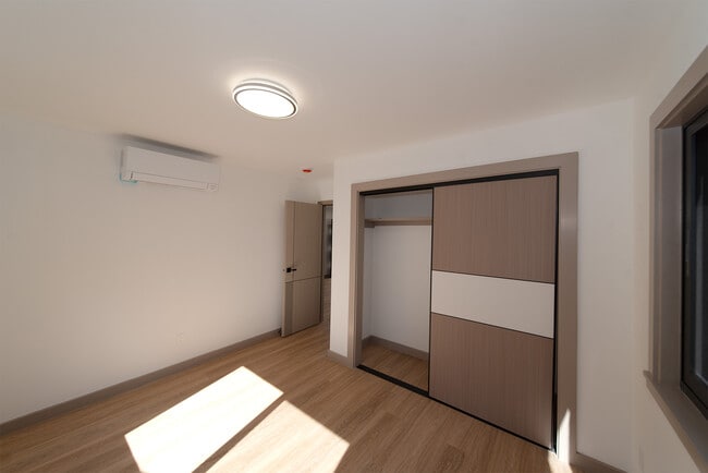 Photo - 2056 10th Ave