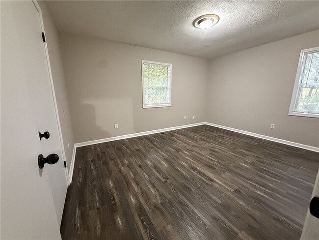 Photo - 107 Sycamore Ln