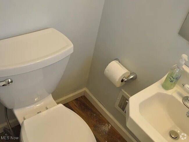 Building Photo - 4302 Silsby Rd Rental
