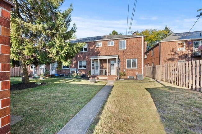 Photo - 1656-1662 Northwest Blvd