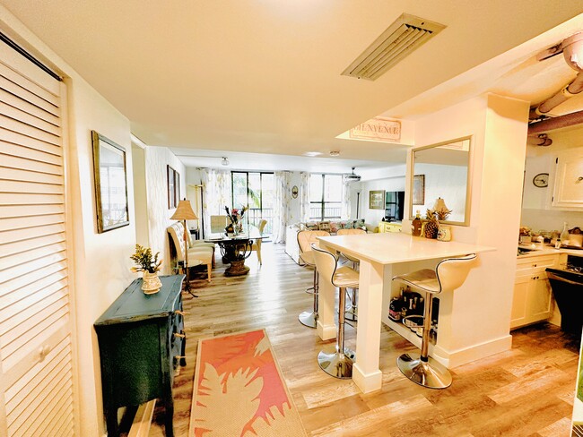 Photo - 1800 Collins Ave Unit 4J