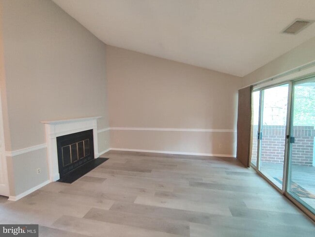 Photo - 3151 Covewood Ct Unit D