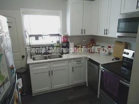 Photo - 3714 Kipling Ave