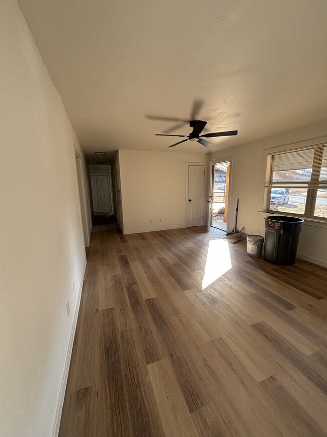 Photo - 915 S 6th St