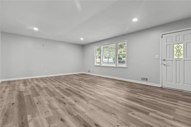 Photo - 1834 Dogwood Ct SW