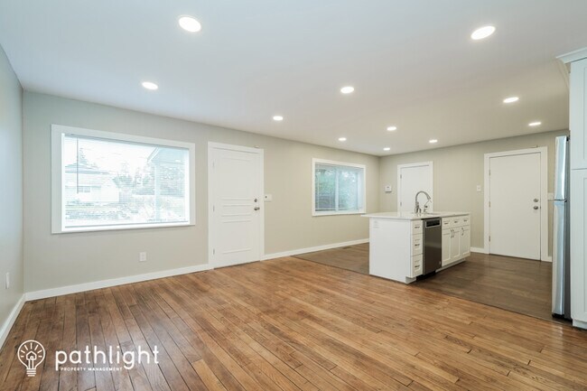 Photo - 2829 Clare Ave